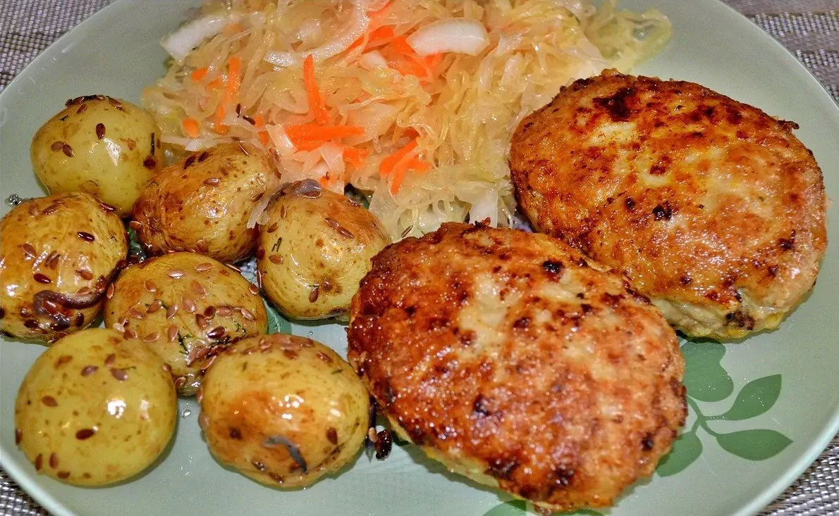 Chuletas rellenas de zanahoria, cebolla, queso y huevo