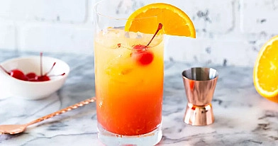 Cóctel alcohólico Tequila Sunrise