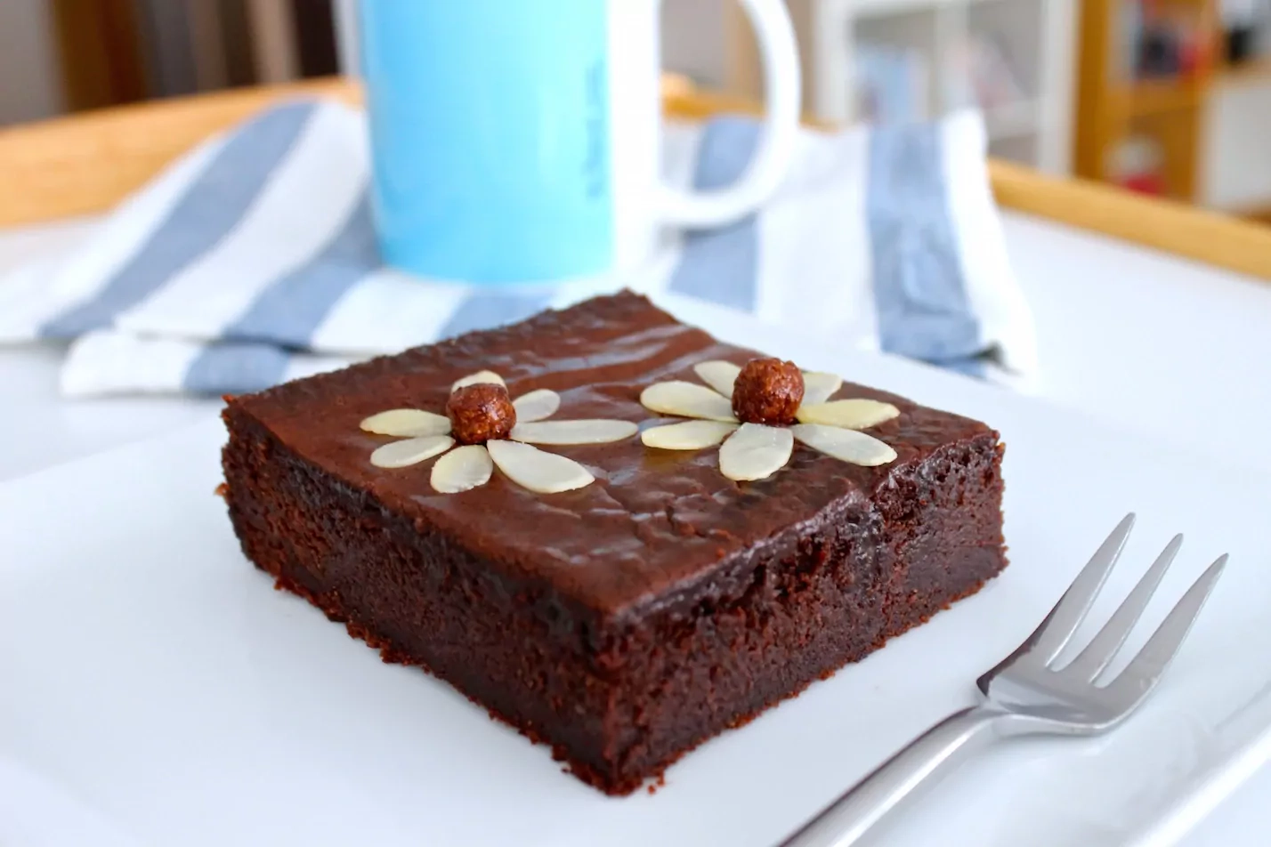 Pastel de chocolate con Coca-Cola, aceite y kéfir