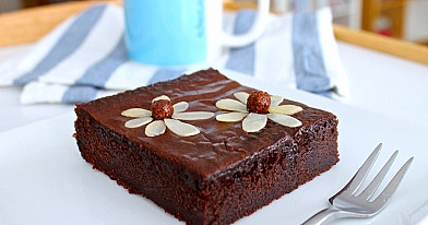 Pastel de chocolate con Coca-Cola, aceite y kéfir